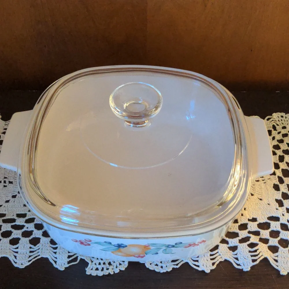 Vintage Corning Ware Abundance Pattern 2 Quart Casserole Dish with Lid